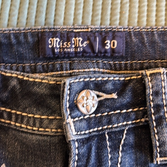 Miss Me Mid Rise American Shorts - Picture 2 of 7